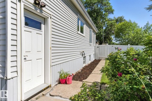 11204 61 Street, Edmonton, AB - Outdoor