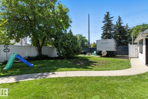 11204 61 Street, Edmonton, AB - Outdoor