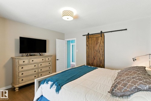 11204 61 Street, Edmonton, AB - Indoor Photo Showing Bedroom