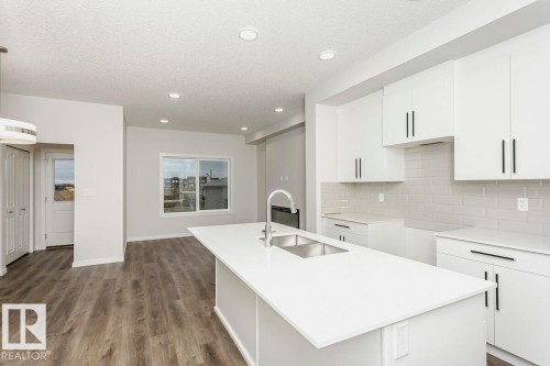 57 Gambel Loop, Spruce Grove, AB - Indoor Photo Showing Kitchen With Upgraded Kitchen