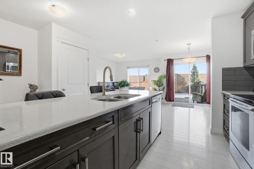 2602 Casey Way, Edmonton, AB - Indoor Photo Showing Kitchen With Double Sink With Upgraded Kitchen