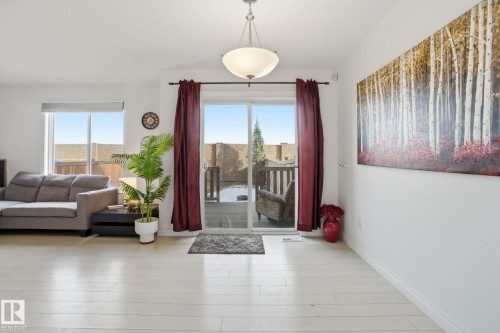 2602 Casey Way, Edmonton, AB - Indoor Photo Showing Living Room