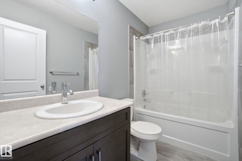 2602 Casey Way, Edmonton, AB - Indoor Photo Showing Bathroom