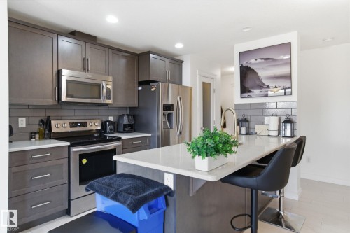 2602 Casey Way, Edmonton, AB - Indoor Photo Showing Kitchen