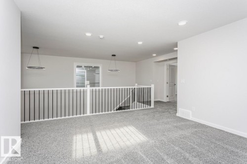 7624 Kimiwan Crescent, Edmonton, AB - Indoor Photo Showing Other Room
