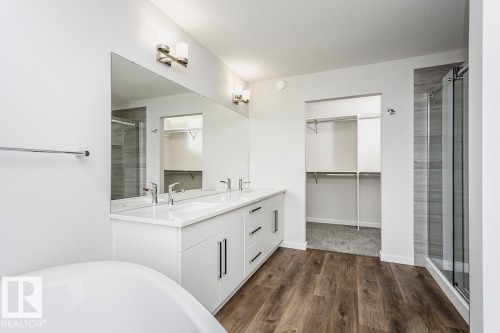 7624 Kimiwan Crescent, Edmonton, AB - Indoor Photo Showing Bathroom