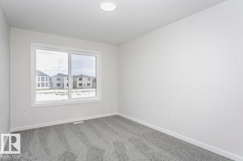 7624 Kimiwan Crescent, Edmonton, AB - Indoor Photo Showing Other Room