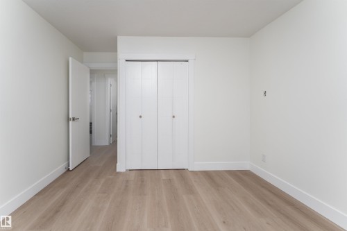 12220 51 Street, Edmonton, AB - Indoor Photo Showing Other Room