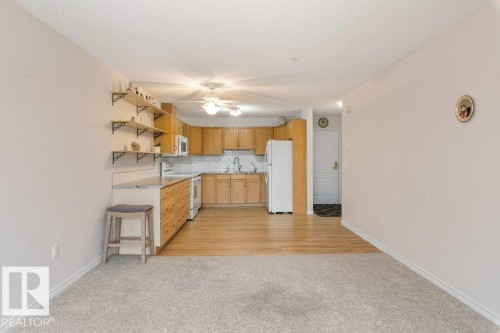 238 2741 55 Street, Edmonton, AB - Indoor Photo Showing Kitchen