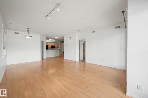 111 11039 83 Avenue, Edmonton, AB - Indoor Photo Showing Other Room