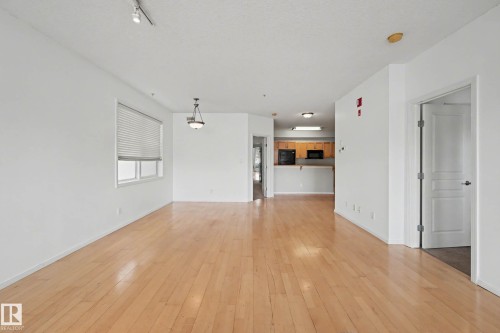 111 11039 83 Avenue, Edmonton, AB - Indoor Photo Showing Other Room