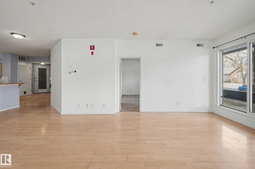 111 11039 83 Avenue, Edmonton, AB - Indoor Photo Showing Other Room