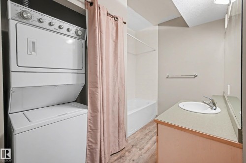 111 11039 83 Avenue, Edmonton, AB - Indoor Photo Showing Laundry Room