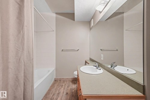 111 11039 83 Avenue, Edmonton, AB - Indoor Photo Showing Bathroom