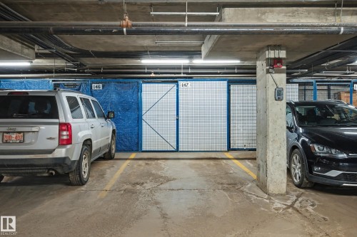 111 11039 83 Avenue, Edmonton, AB - Indoor Photo Showing Garage