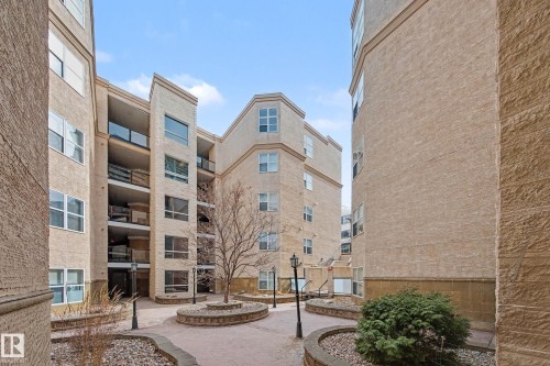 111 11039 83 Avenue, Edmonton, AB - Outdoor