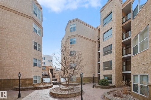 111 11039 83 Avenue, Edmonton, AB - Outdoor