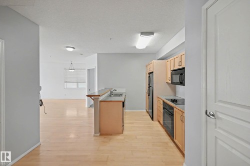 111 11039 83 Avenue, Edmonton, AB - Indoor Photo Showing Other Room