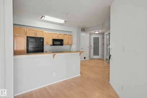 111 11039 83 Avenue, Edmonton, AB - Indoor Photo Showing Kitchen