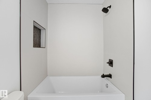 4 Harley Way, Spruce Grove, AB - Indoor Photo Showing Bathroom
