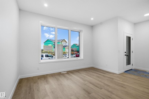 270 Paterson Link, Edmonton, AB - Indoor Photo Showing Other Room