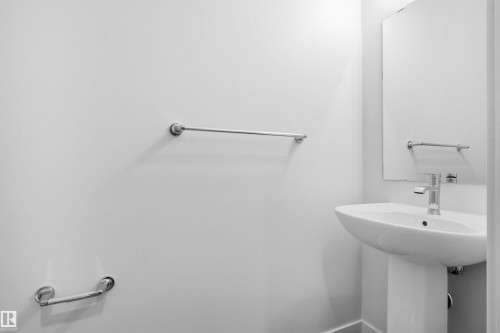 270 Paterson Link, Edmonton, AB - Indoor Photo Showing Bathroom