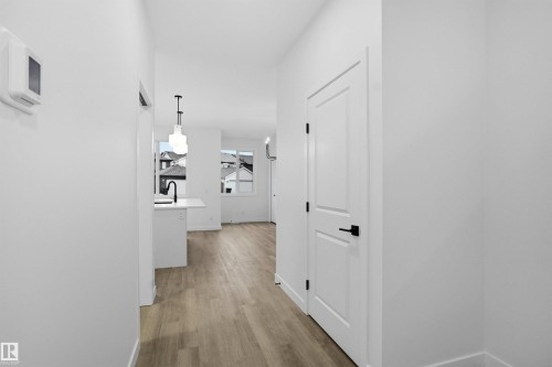 270 Paterson Link, Edmonton, AB - Indoor Photo Showing Other Room