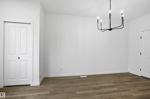 270 Paterson Link, Edmonton, AB - Indoor Photo Showing Other Room