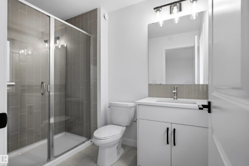 270 Paterson Link, Edmonton, AB - Indoor Photo Showing Bathroom