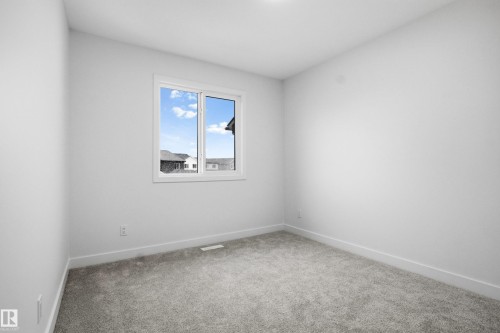270 Paterson Link, Edmonton, AB - Indoor Photo Showing Other Room