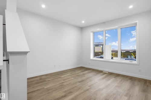 270 Paterson Link, Edmonton, AB - Indoor Photo Showing Other Room