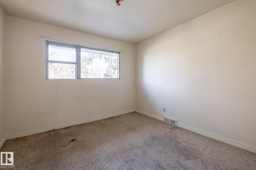 11819 87 Avenue, Edmonton, AB - Indoor Photo Showing Other Room