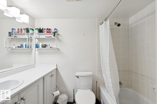 401 10545 Saskatchewan Drive, Edmonton, AB - Indoor Photo Showing Bathroom