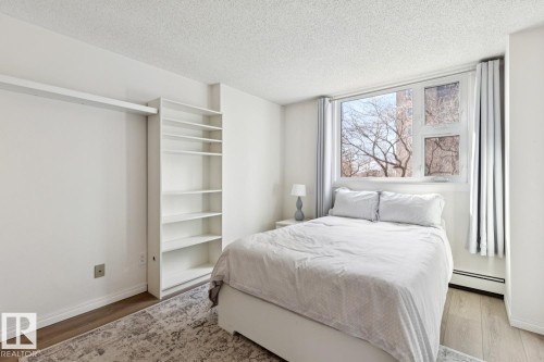 401 10545 Saskatchewan Drive, Edmonton, AB - Indoor Photo Showing Bedroom