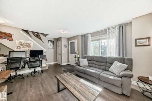 63 3625 144 Avenue Nw, Edmonton, AB - Indoor Photo Showing Living Room