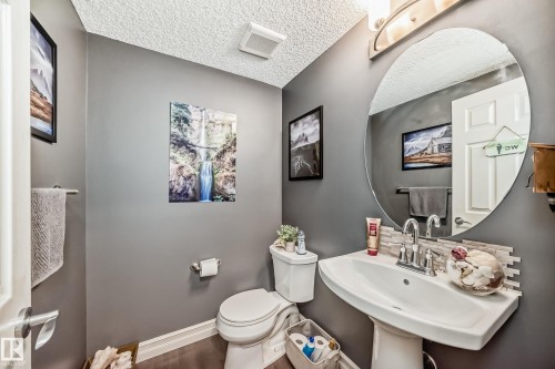 63 3625 144 Avenue Nw, Edmonton, AB - Indoor Photo Showing Bathroom