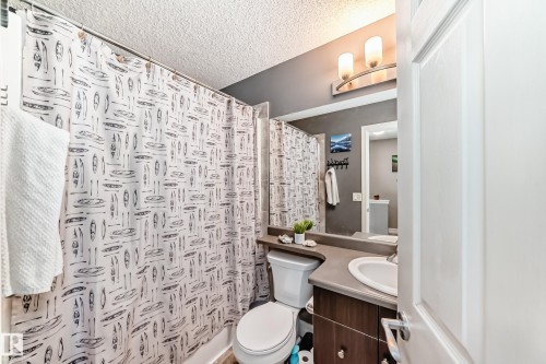 63 3625 144 Avenue Nw, Edmonton, AB - Indoor Photo Showing Bathroom