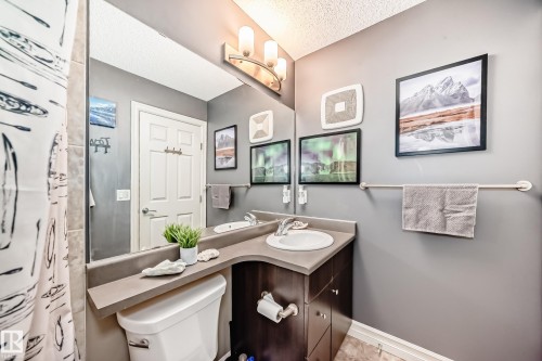 63 3625 144 Avenue Nw, Edmonton, AB - Indoor Photo Showing Bathroom