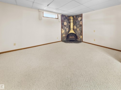 10512 54 Avenue, Edmonton, AB - Indoor