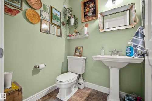 114 Mclaughlin Drive, Spruce Grove, AB - Indoor Photo Showing Bathroom