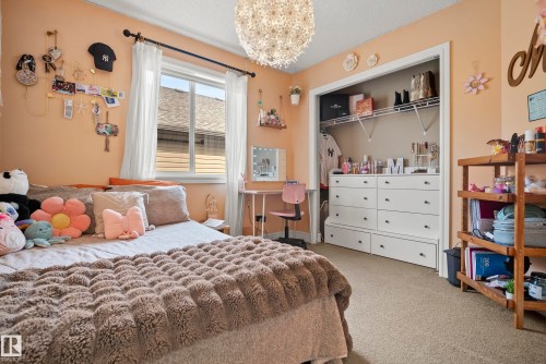 114 Mclaughlin Drive, Spruce Grove, AB - Indoor Photo Showing Bedroom