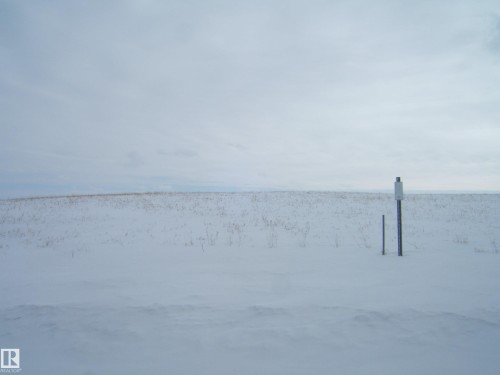 Expansive snow-covered terrain with a clear sky above - Se 6-55-12 W 4Th, Rural Two Hills County, AB 
