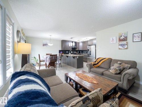 3444 Weidle Way, Edmonton, AB - Indoor Photo Showing Living Room