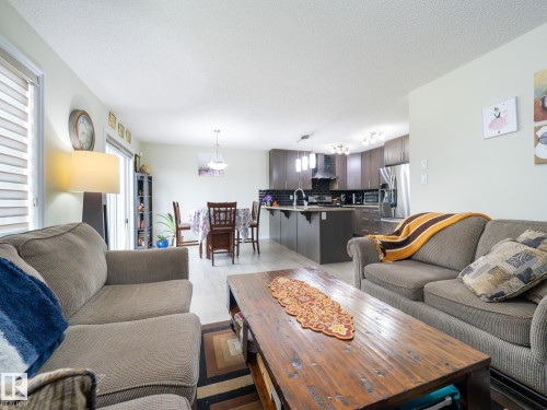 3444 Weidle Way, Edmonton, AB - Indoor Photo Showing Living Room