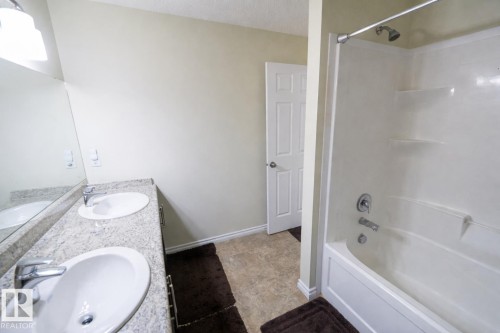 3444 Weidle Way, Edmonton, AB - Indoor Photo Showing Bathroom