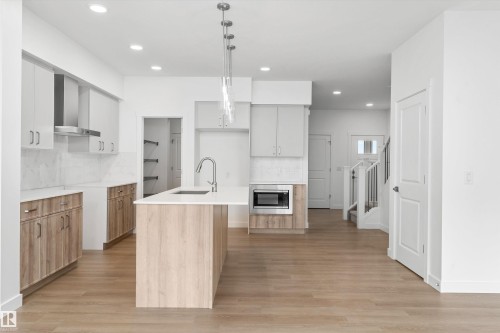 2728 188 Street, Edmonton, AB - Indoor Photo Showing Kitchen With Upgraded Kitchen