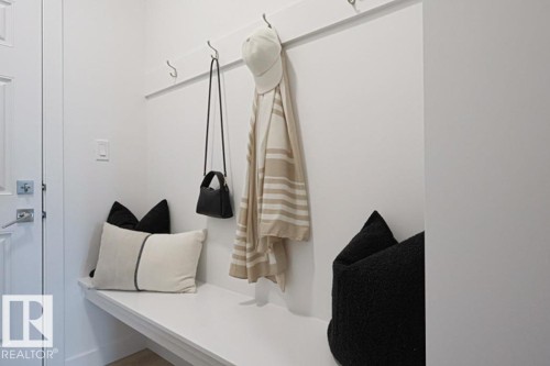 6307 175 Avenue, Edmonton, AB - Indoor