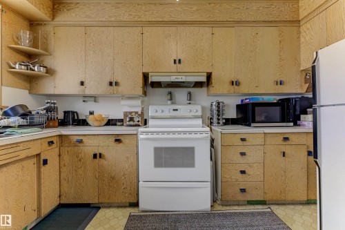 12947 109 Street, Edmonton, AB - Indoor Photo Showing Kitchen