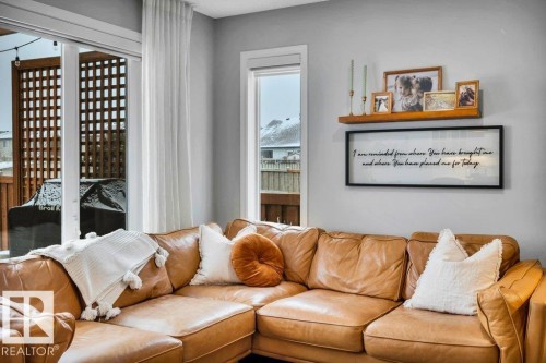 4337 Mcmullen Way, Edmonton, AB - Indoor Photo Showing Living Room