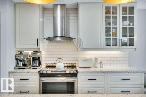 4337 Mcmullen Way, Edmonton, AB - Indoor Photo Showing Kitchen With Upgraded Kitchen